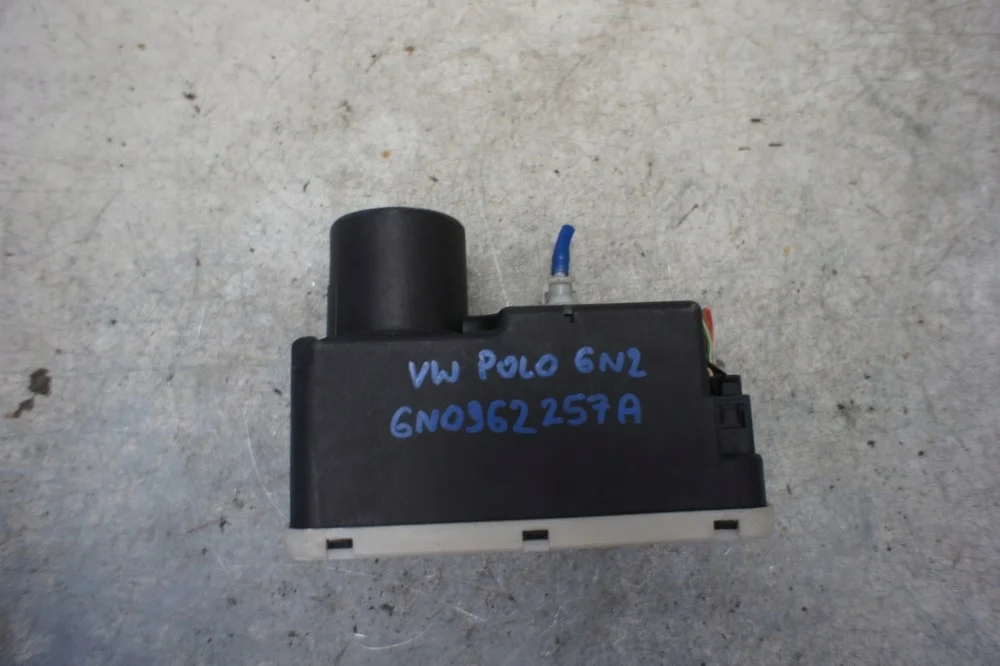 Keskuslukituspumppu VW Polo 6N0962257A