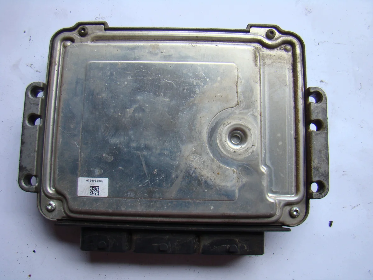 Renault Master Engine Control Unit 2.5 DCI 0281013364 image 4
