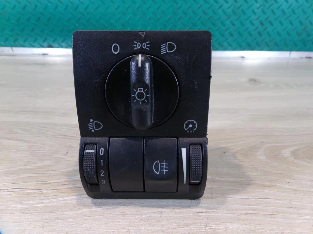 Interruptor de Luzes Opel Corsa C 9116612
