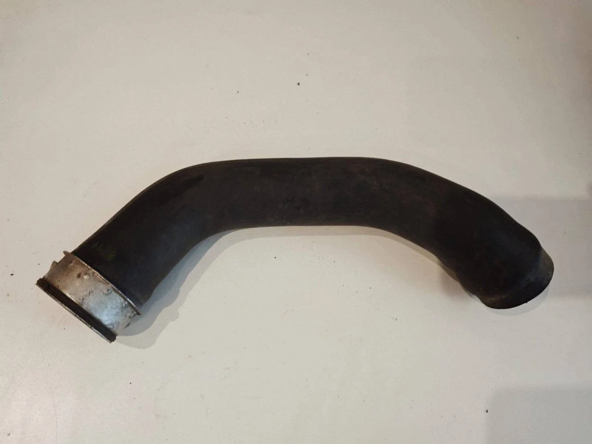 Volkswagen Passat B5.5 Intercooler Hose 4B0145745F