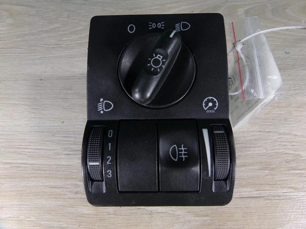 Opel Corsa C Light Switch 9116612