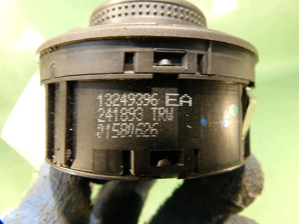 Opel Corsa D valokatkaisin 13249396 image 5