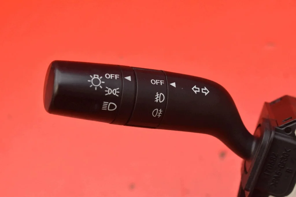 Yhdistelmäkytkin 17G552 Mazda 3 II BL 09-13