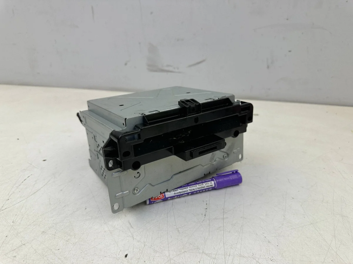 Radio Navigation Lancia Thema P05064543AI 2011-