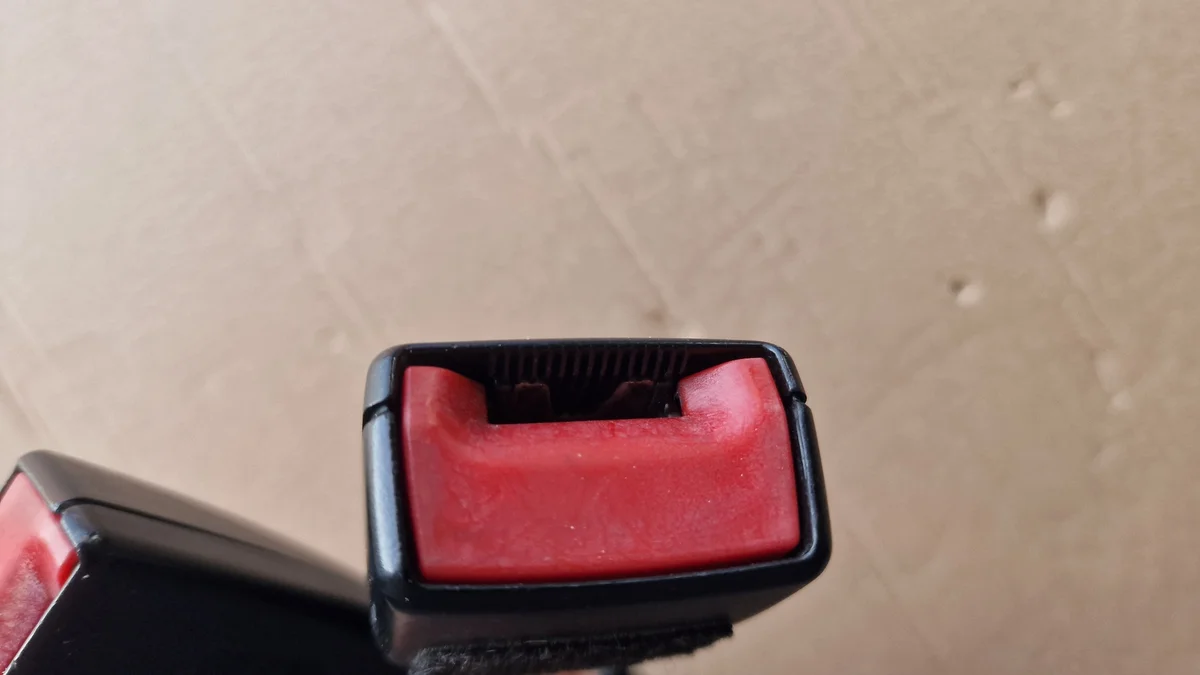Clip sensor cinturón 8E0857755D Audi A6 C6 image 3