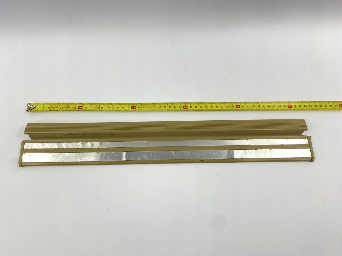 Mercedes W124 Modanatura Soglia Posteriore Destra SDV15095