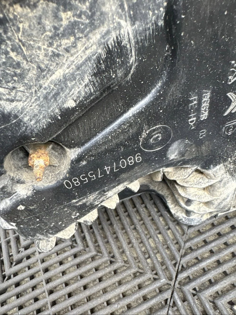 Citroen DS5 AdBlue Tank 9807475580 image 8