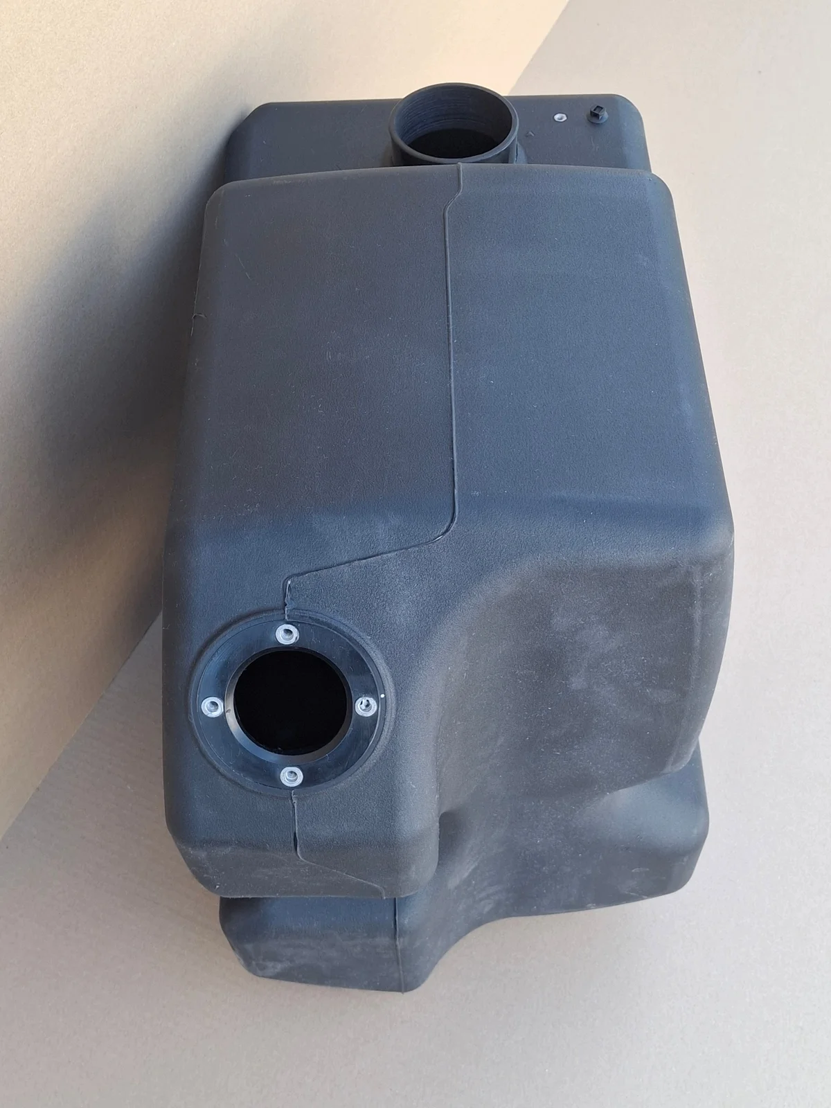 AdBlue Tank MAN TGX TGS 81154025049 image 3