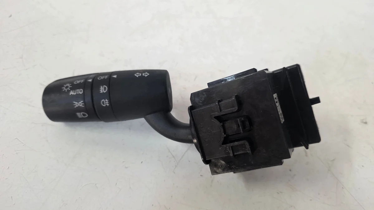 Interrupteur feux Mazda 3 BM KD5117F887 KD5117F887MAZDA3BM