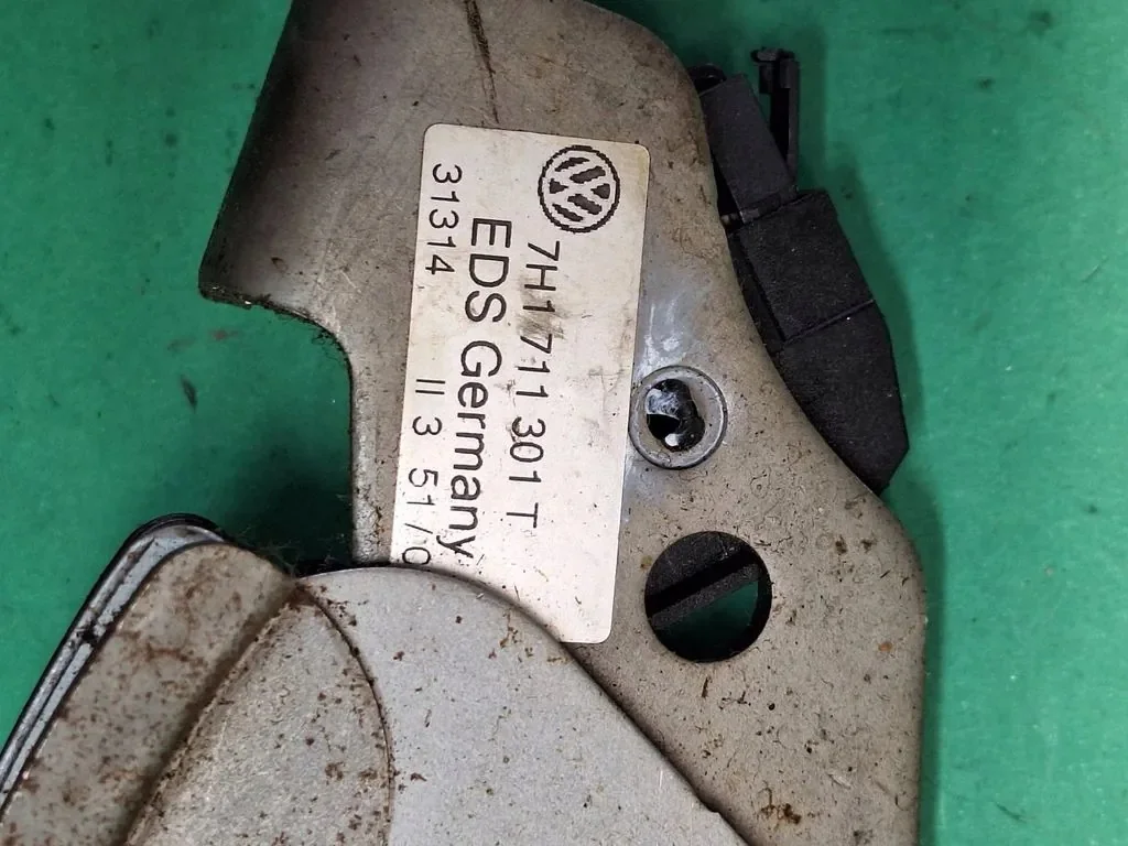 Handbrake Lever VW T5 Caravelle 7H1711301T
