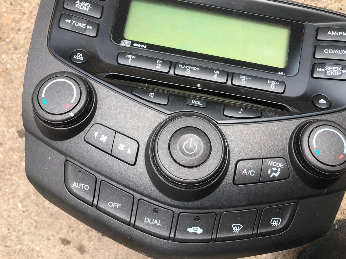 Panneau Radio CD Climatisation Honda Accord VII 39050-SEF-G510-M1