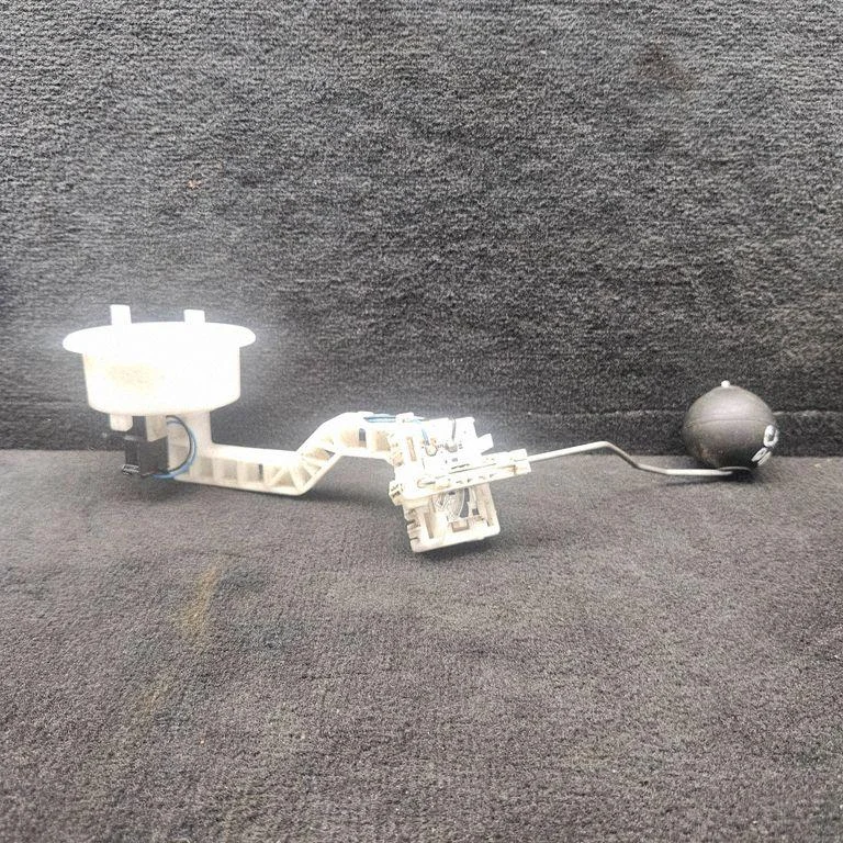 Fuel Level Sensor Audi A5 C5 2.5 4B0201317AB image 4