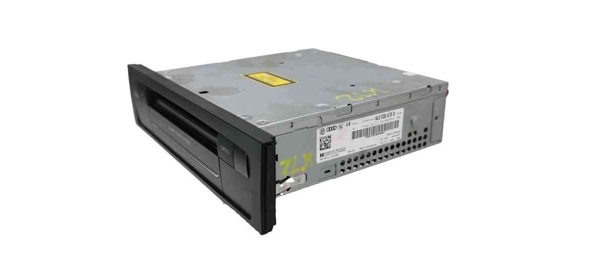 Audi Q7 4L SD Card Reader 4L0035670D image 3