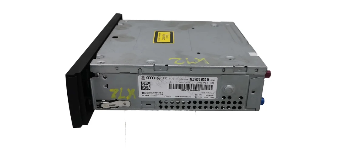 Audi Q7 4L SD Card Reader 4L0035670D image 5