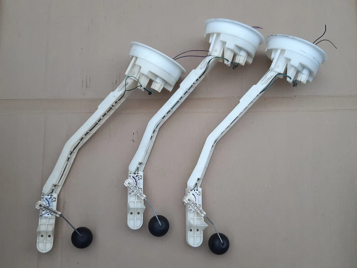 Brandstofpompsensor Audi A8 D2 4D0919051B thumbnail 7