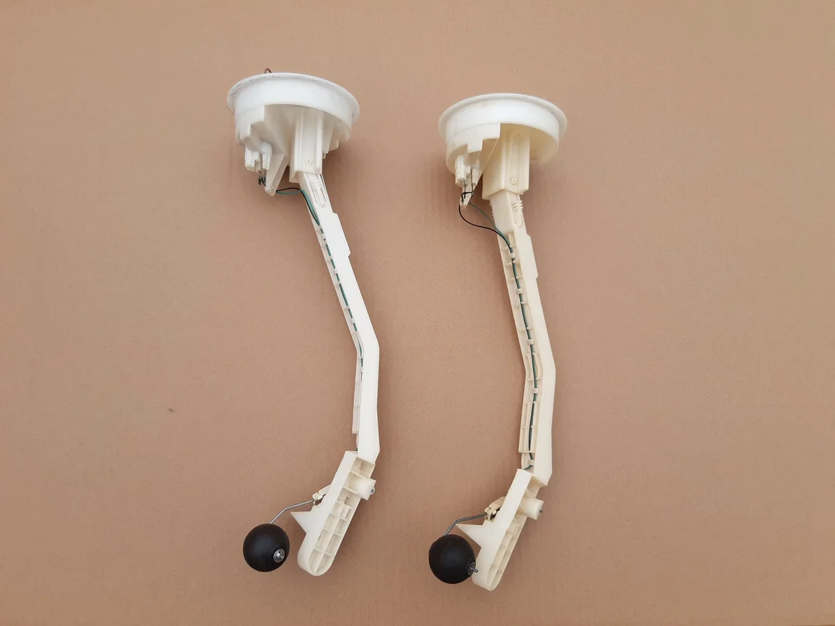 Audi A8 D2 Bränslepumpsensor 4D0919051J