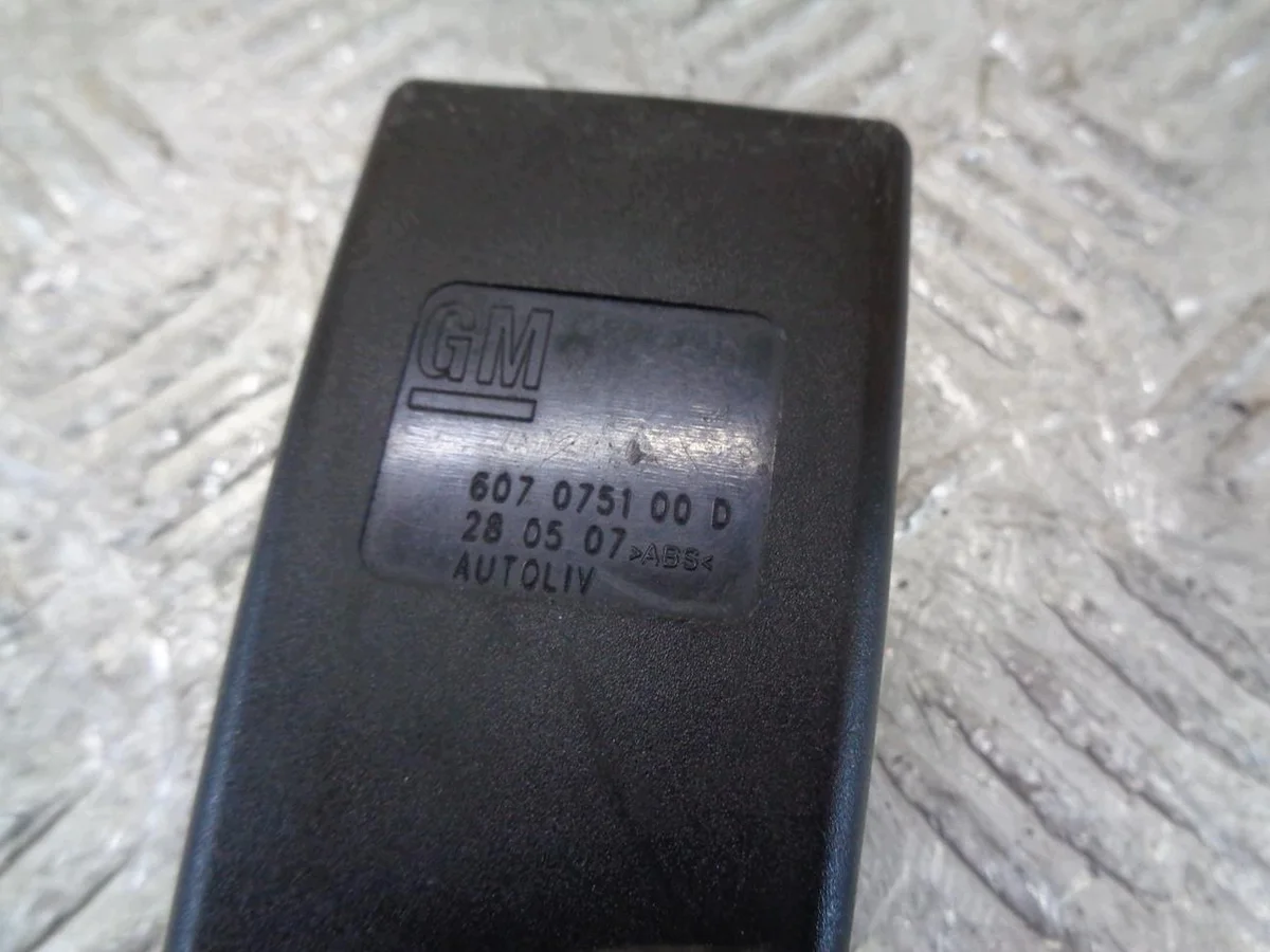 Turvavyön lukon pidike Opel Corsa D 13225285 image 4