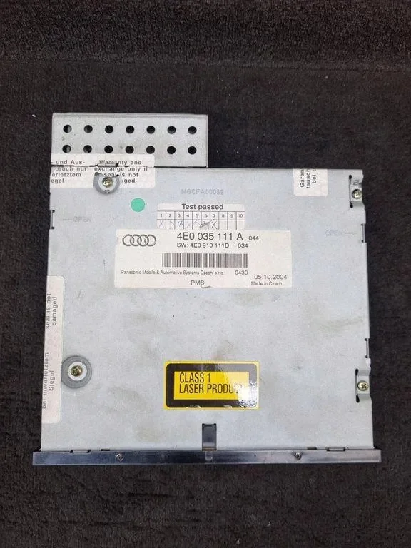 CD-vaihtaja Audi A6 C6 4E0035111A