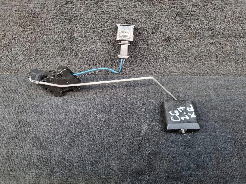 Audi A6 C6 Bränslepumpsgivare 4F0919673A