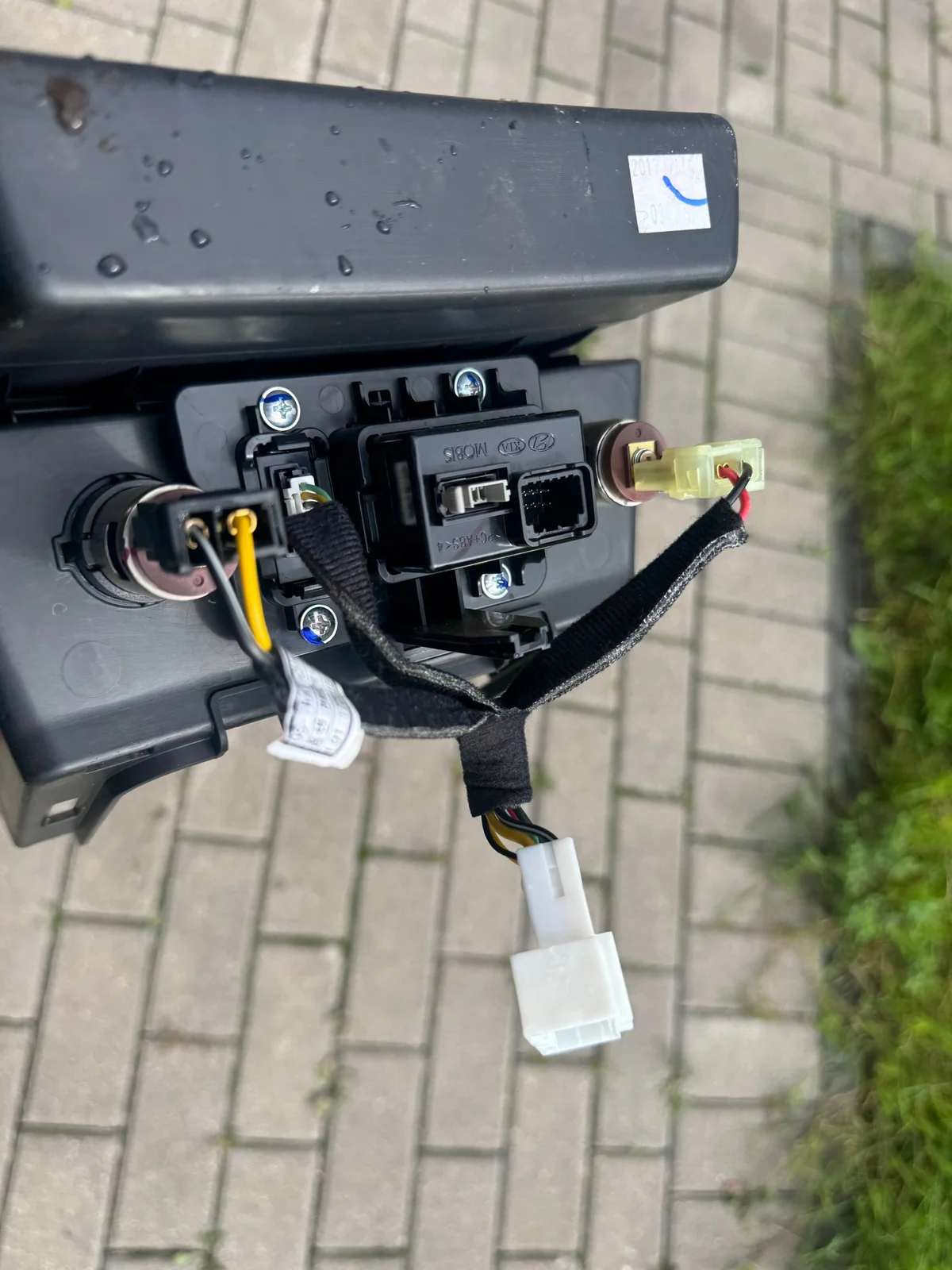 Hyundai Kona I 84680J9270 12V-pistoke image 5