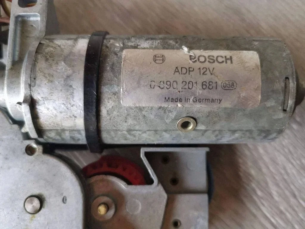 Audi 80 S2 Schiebedach Motor 0390201681 image 3