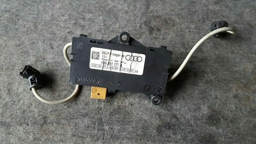 Sensor alarma Audi A6 Avant 4B0951177A