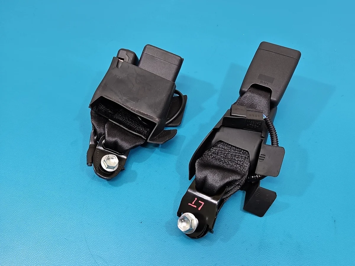 Toyota Yaris IV 309104610AA - Boucle de ceinture arrière gauche
