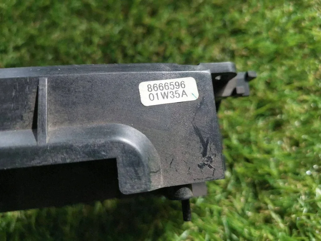 Volvo Sensor 8666596 image 3