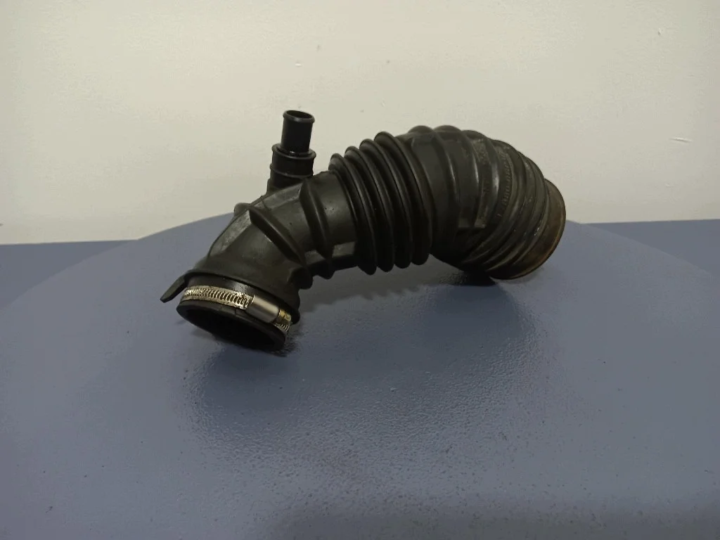 Air Intake Hose Toyota Avensis 17880-0R010