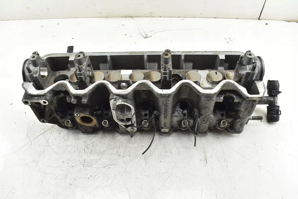Sylinterikansi VW Transporter T4 LT II 2.5 TDI 074103373G