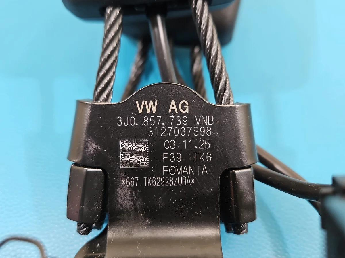 Gurtstraffer hinten links VW Passat B9 3J0857739 thumbnail 4