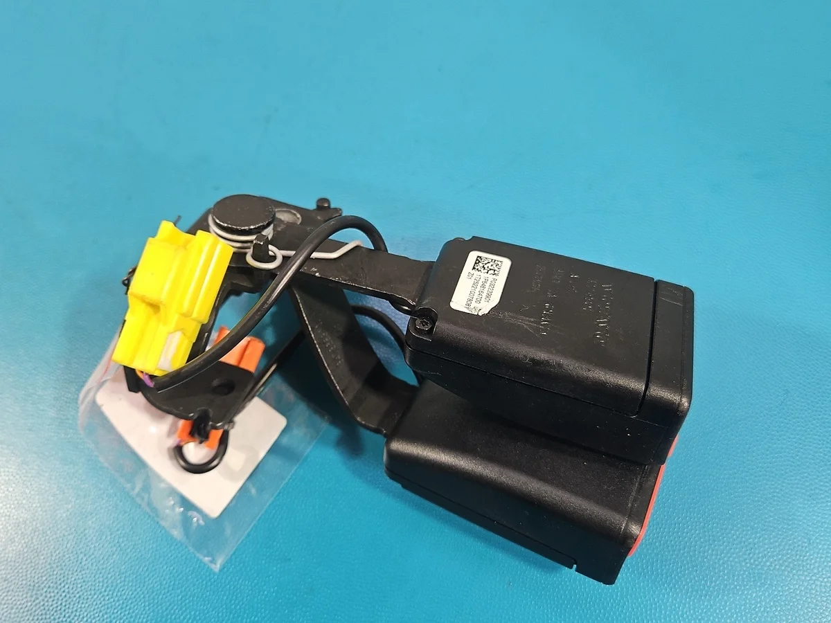 Gurtbefestigung links hinten Volvo XC40 P032239901 image 3