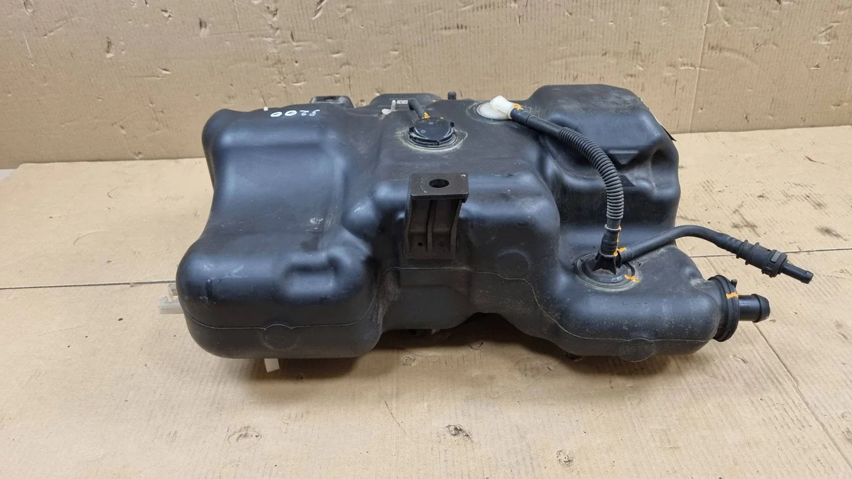 AdBlue-säiliö Opel Vivaro X821018980 image 4