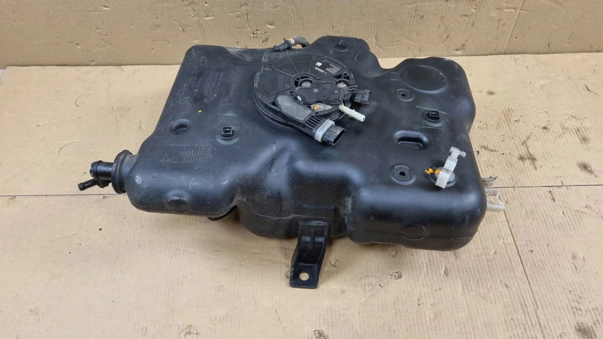 AdBlue-säiliö Opel Vivaro X821018980 image 10
