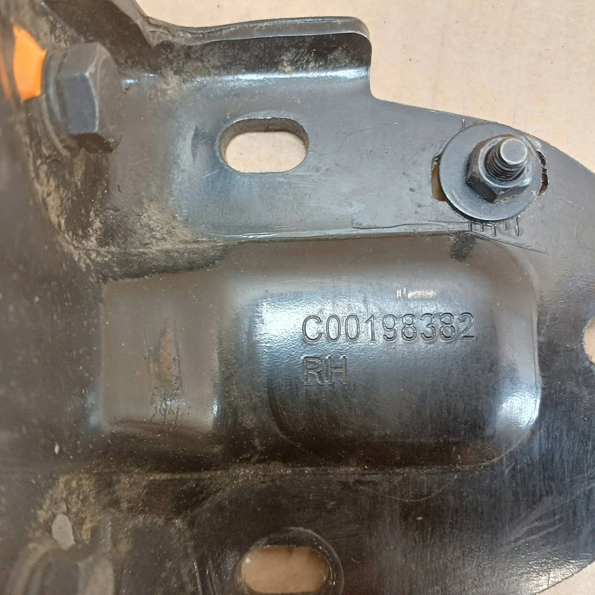 Maxus e-Deliver 3 Sliding Door Middle Roller C00198382 thumbnail 6
