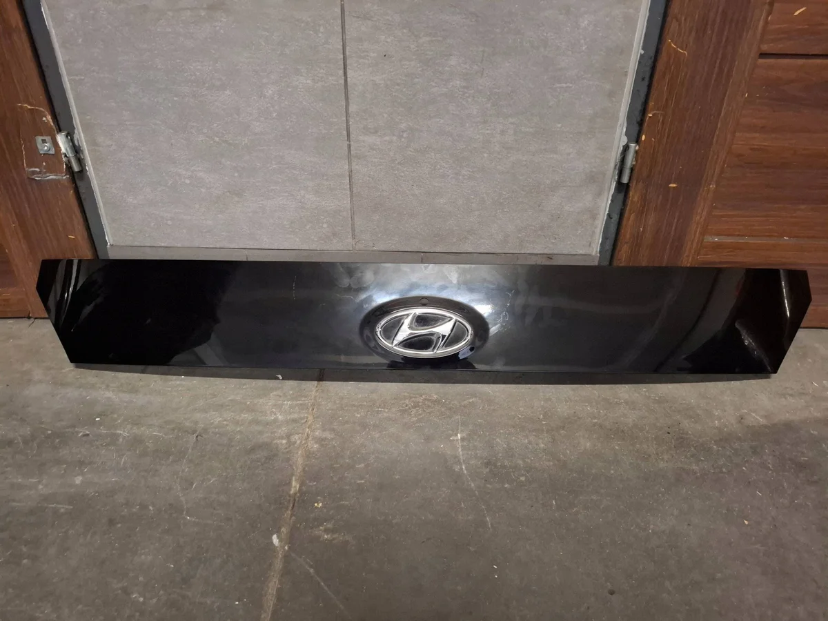 Takaspoileri Hyundai Bayon 87311Q0400 thumbnail 1
