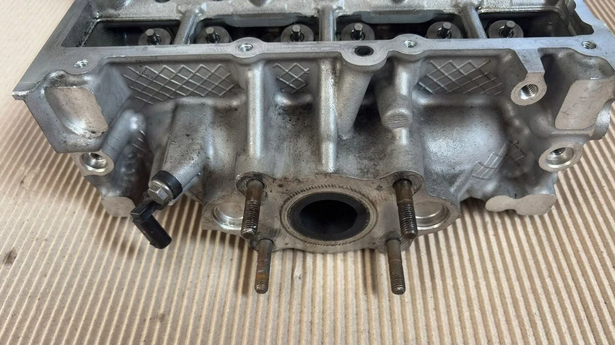 Moottorin kansi VW Polo 1.0 TSI 05C103404C image 5