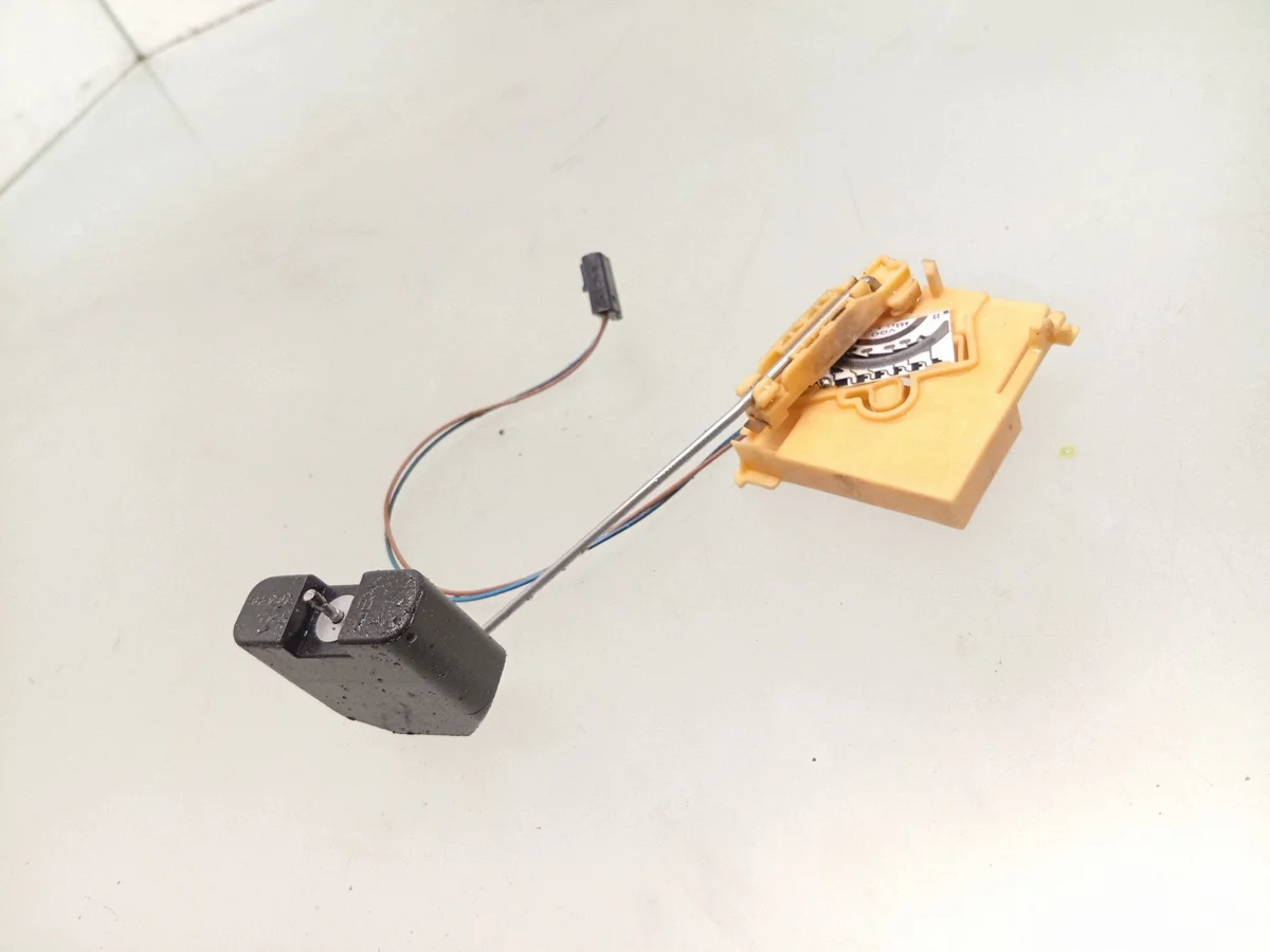 Opel Combo C Kraftstoffpumpen-Sensor 13175498