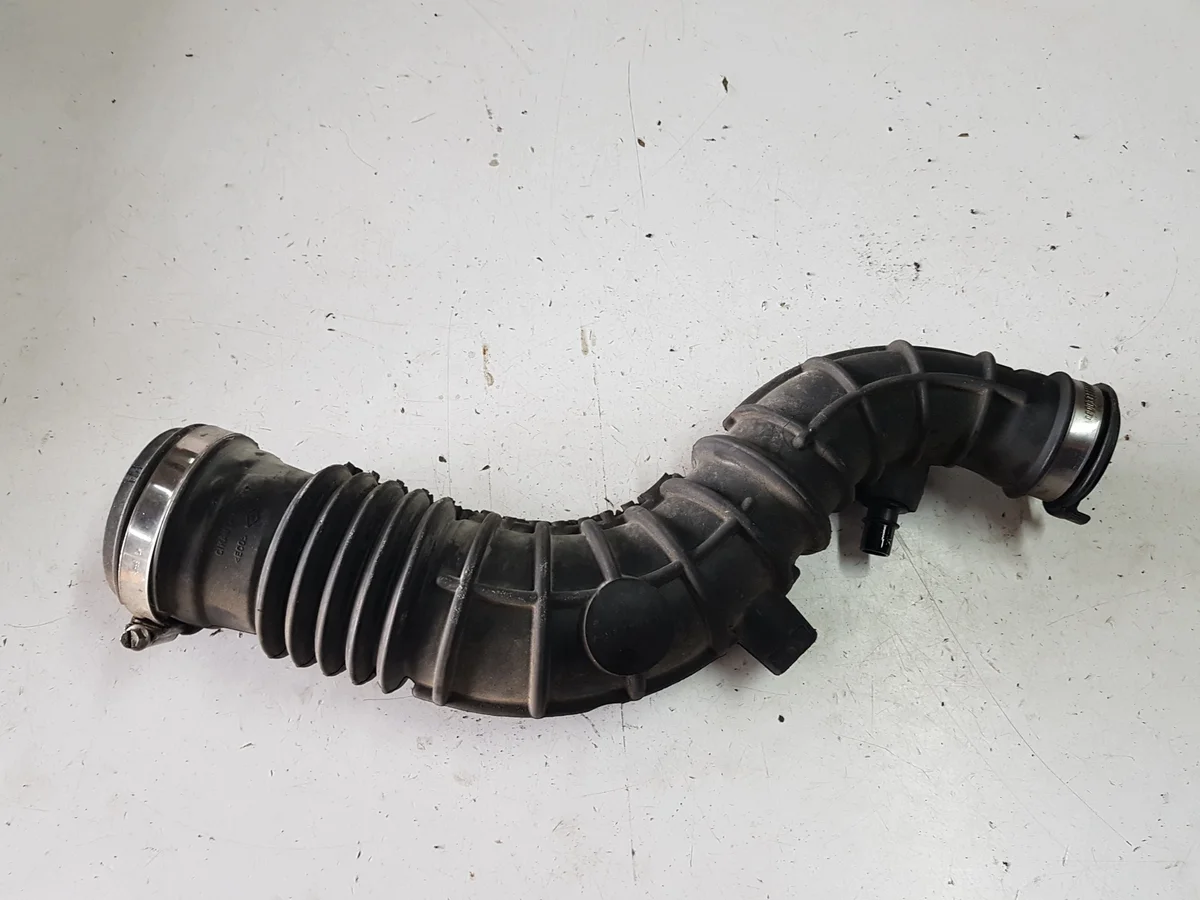 Ilmaputki Dacia Duster 1.2 TCE 165762992R
