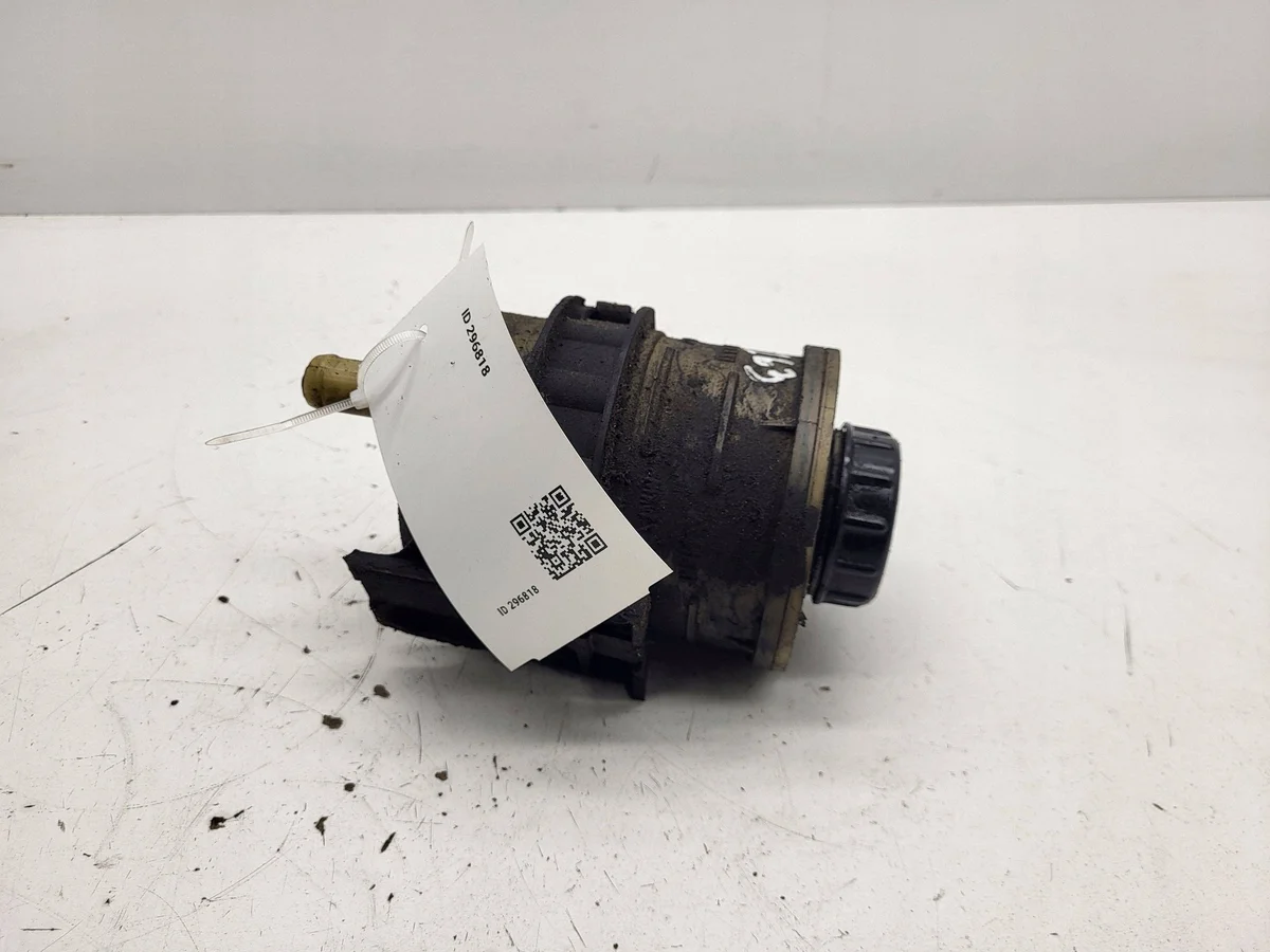 Ohjaustehostimen säiliö Opel Vivaro 7700840252