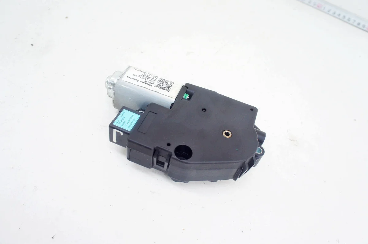 Kia Optima JF IV Kattoluukun moottori VX299-AR22110