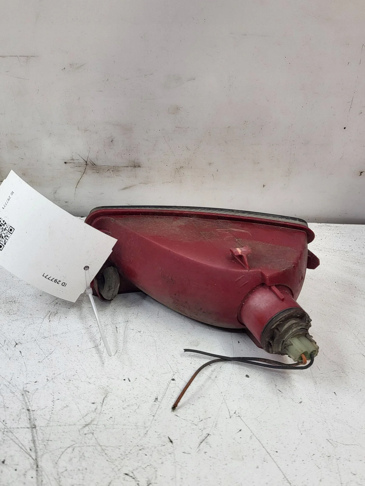 Citroen C4 19A619 Reverse Light image 3