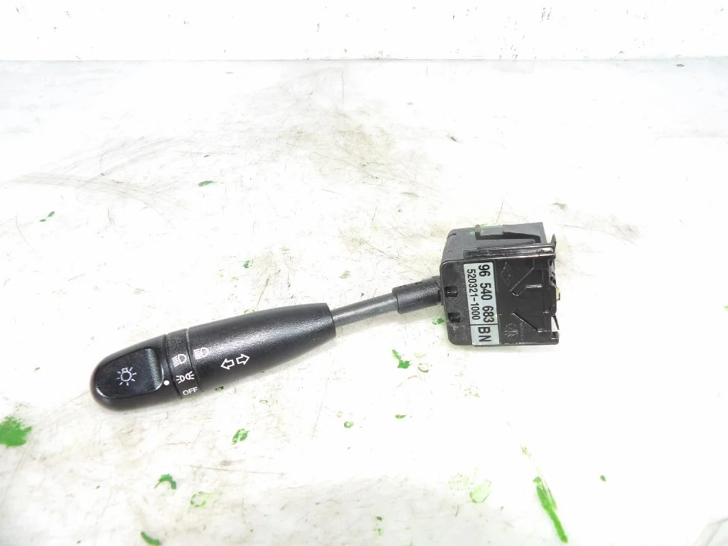 Commutateur clignotants Chevrolet Aveo T250 96540683