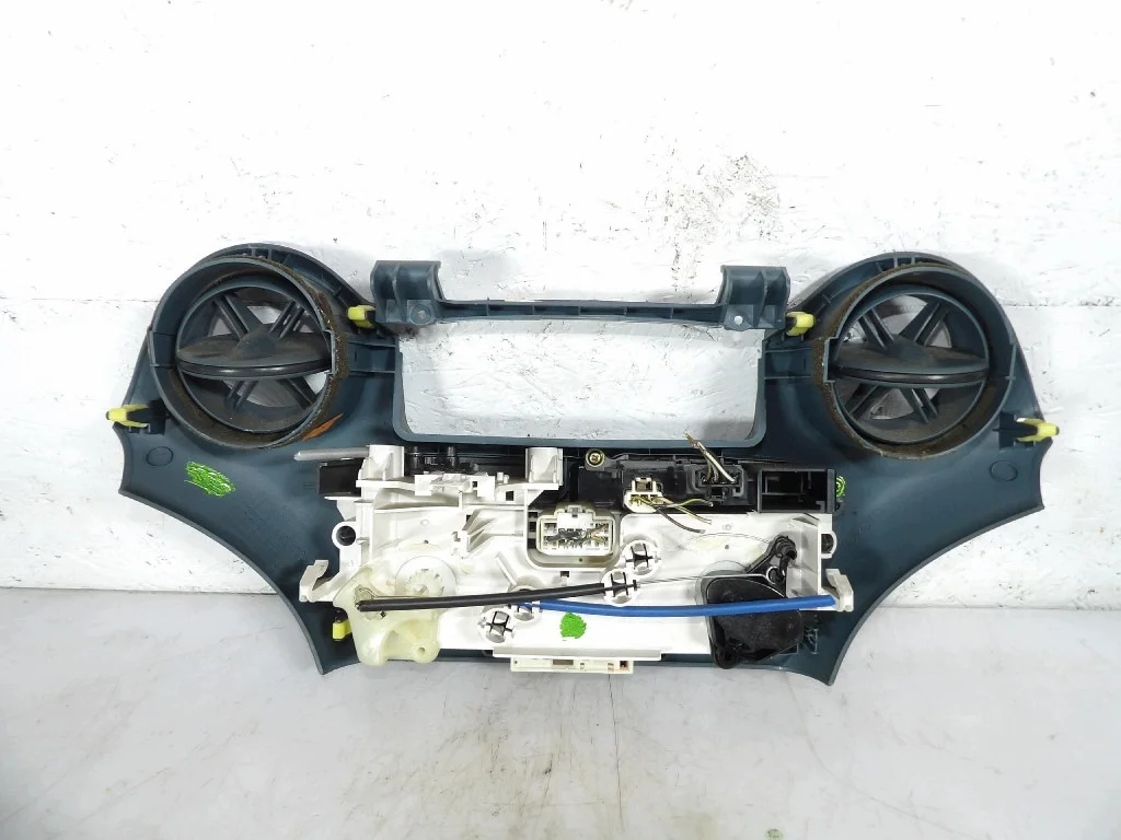 Toyota Yaris I paneeli 758277
