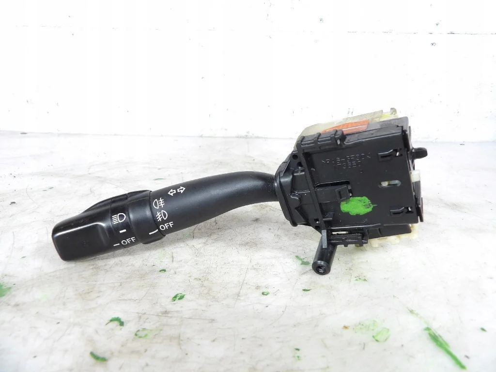 Commutateur clignotants Toyota Avensis 84140-05110