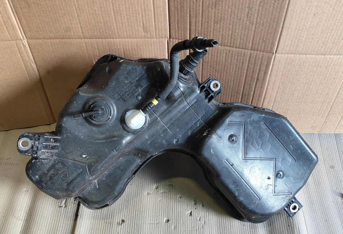 AdBlue Tank Hyundai 31550-S1900 image 2