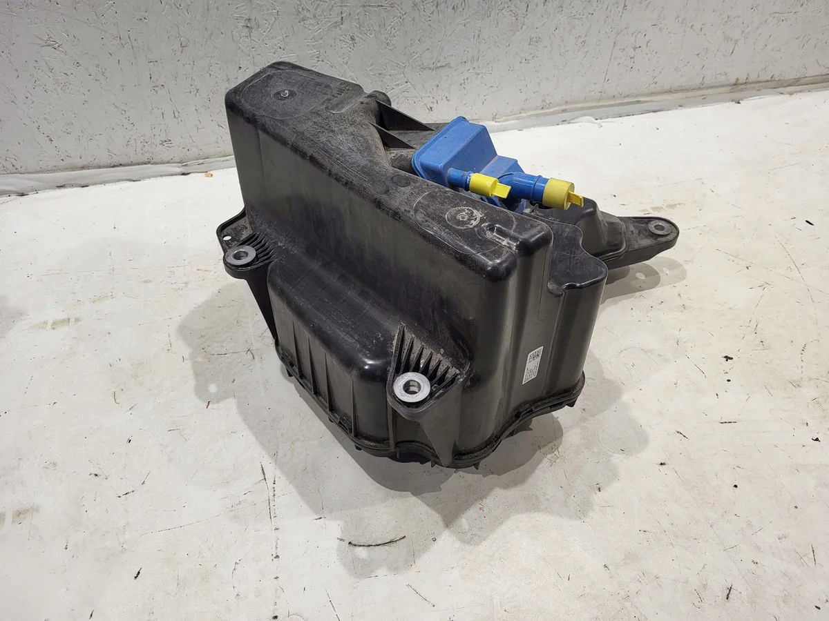 Audi A4 B9 8W0 AdBlue Tank 8W0131878BT