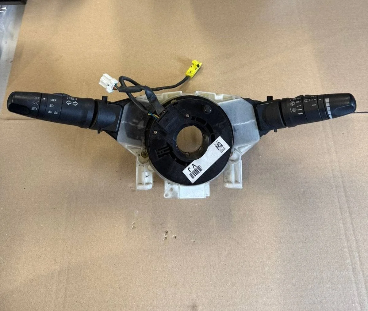Commutateur combiné Nissan Primera P12 25560AV620