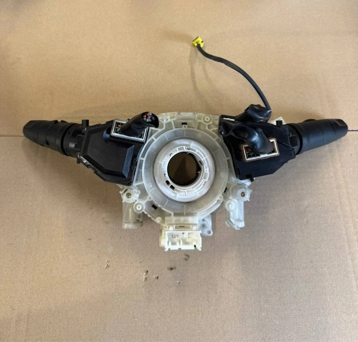Interruttore Nissan Primera P12 25560AV620 image 3