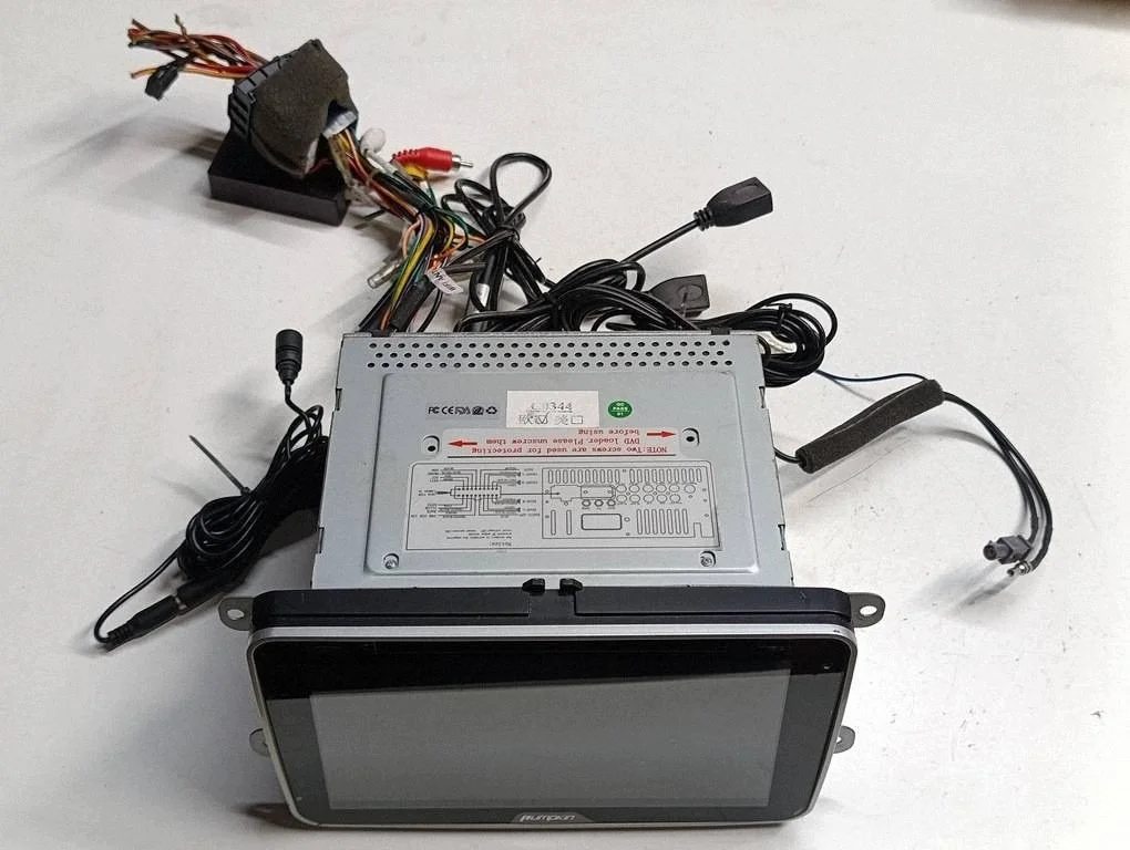 Radio Volkswagen Scirocco III A5AW21FAW5810 image 5